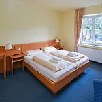 Hotel Vom Land Zum 3*