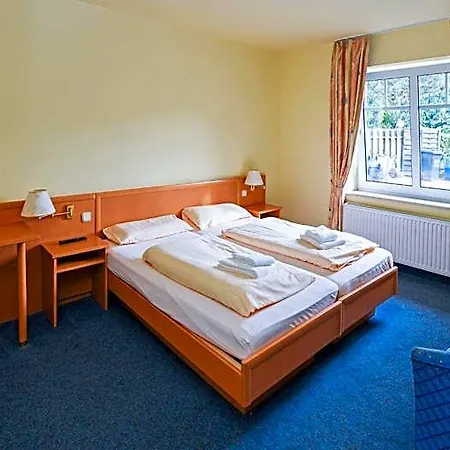 Vom Land Zum Hotel