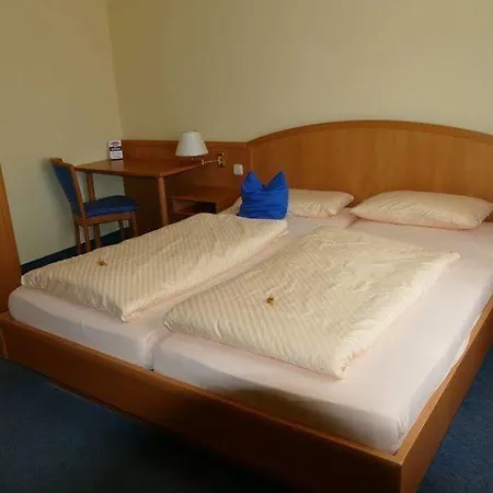 Hotel Vom Land Zum 3*